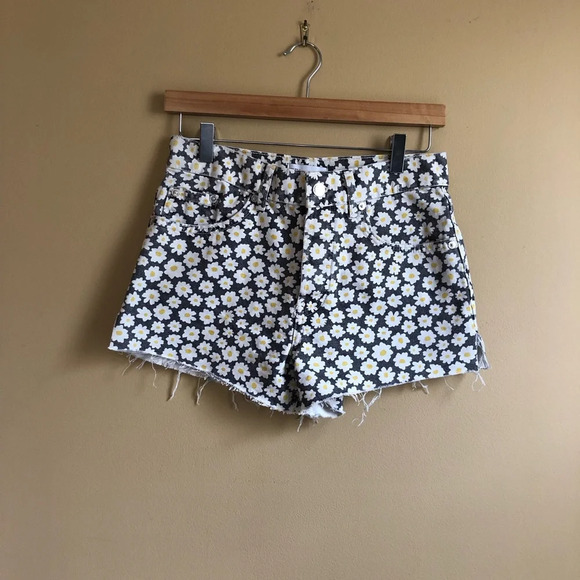 Zara Daisy Floral Denim High Rise Short - Picture 2 of 10